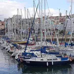 Cosy Boat Hotel en barco Lisboa